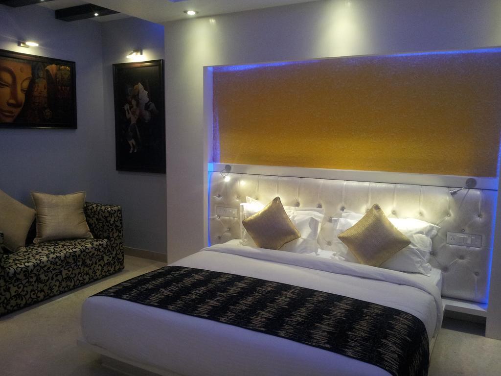 Hotel The Haven Kashipur Rum bild